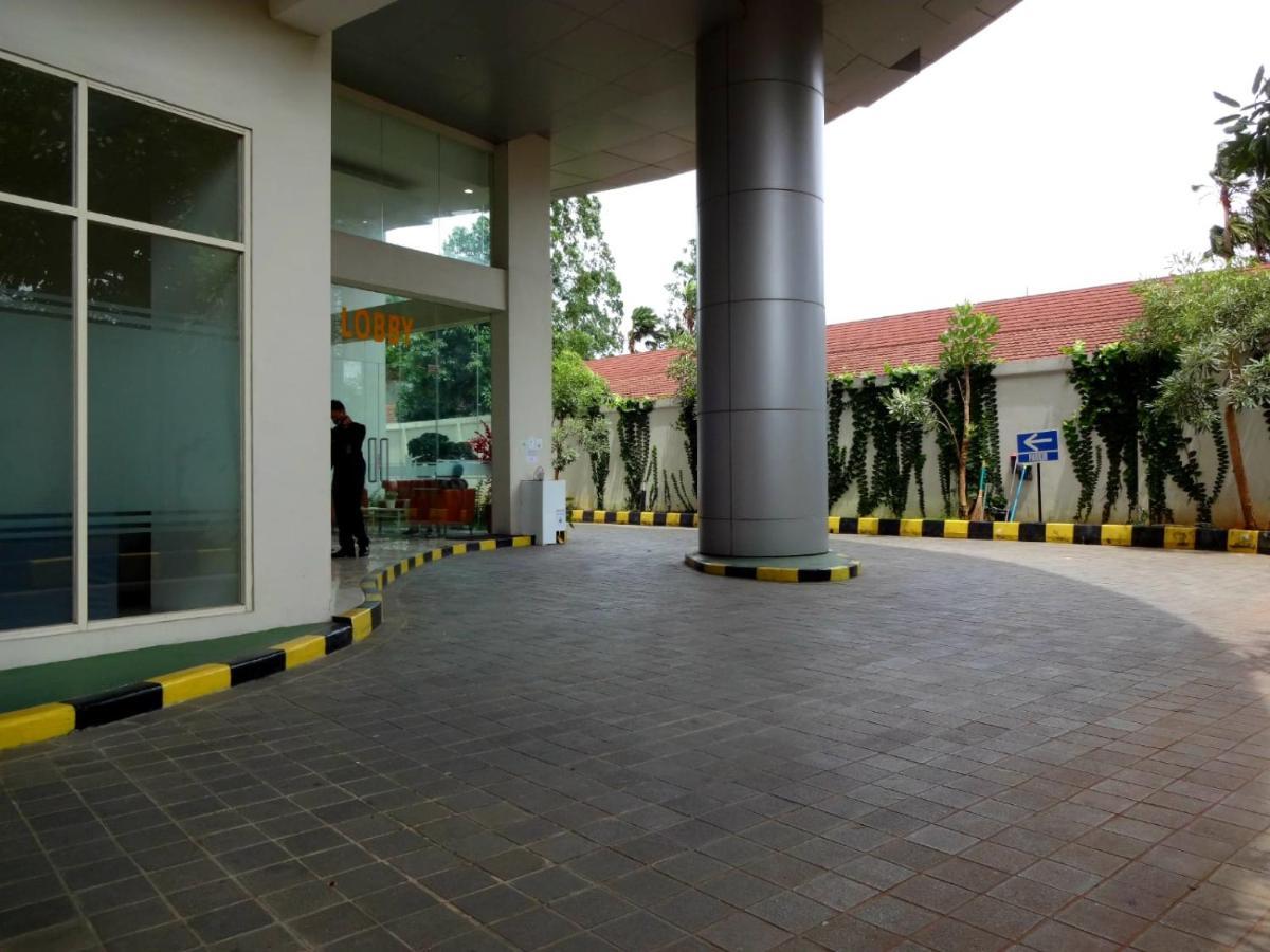 Padina Suites Tangerang Extérieur photo