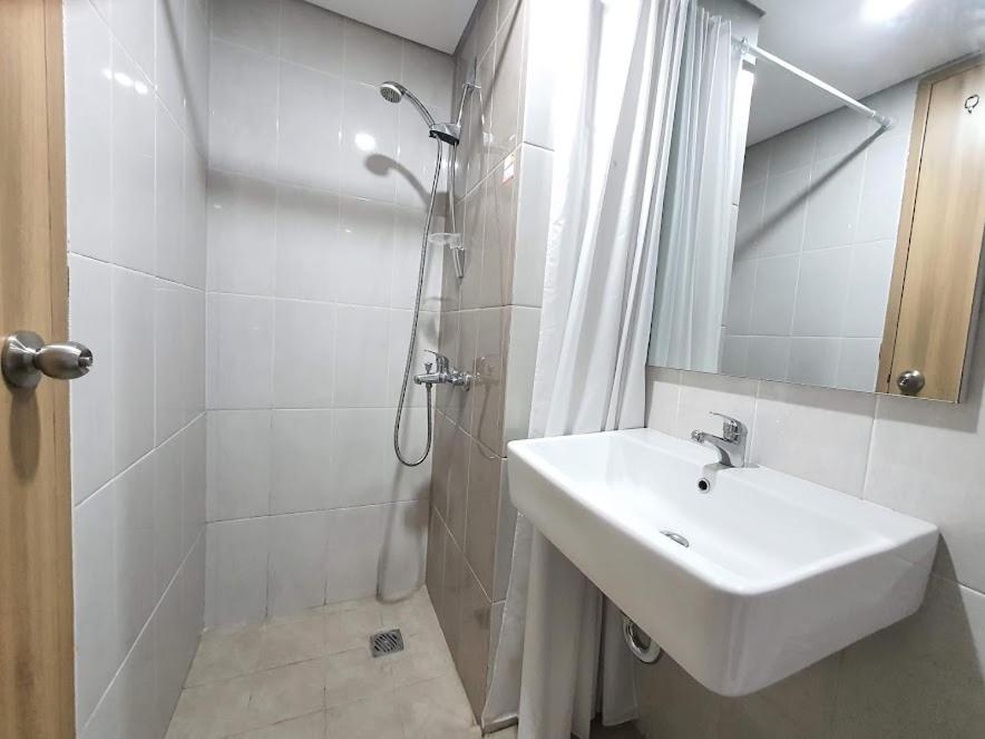 Padina Suites Tangerang Chambre photo